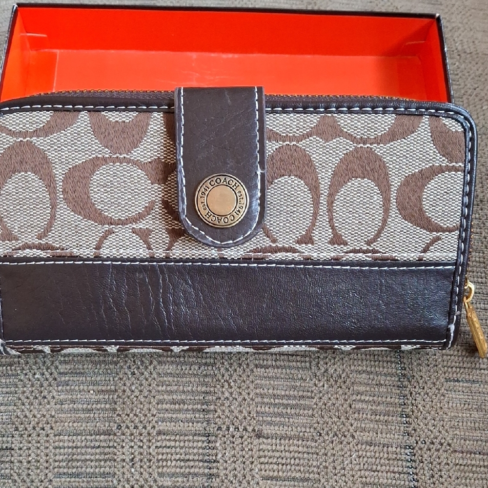Coach Signature Brown and Cream Wallet